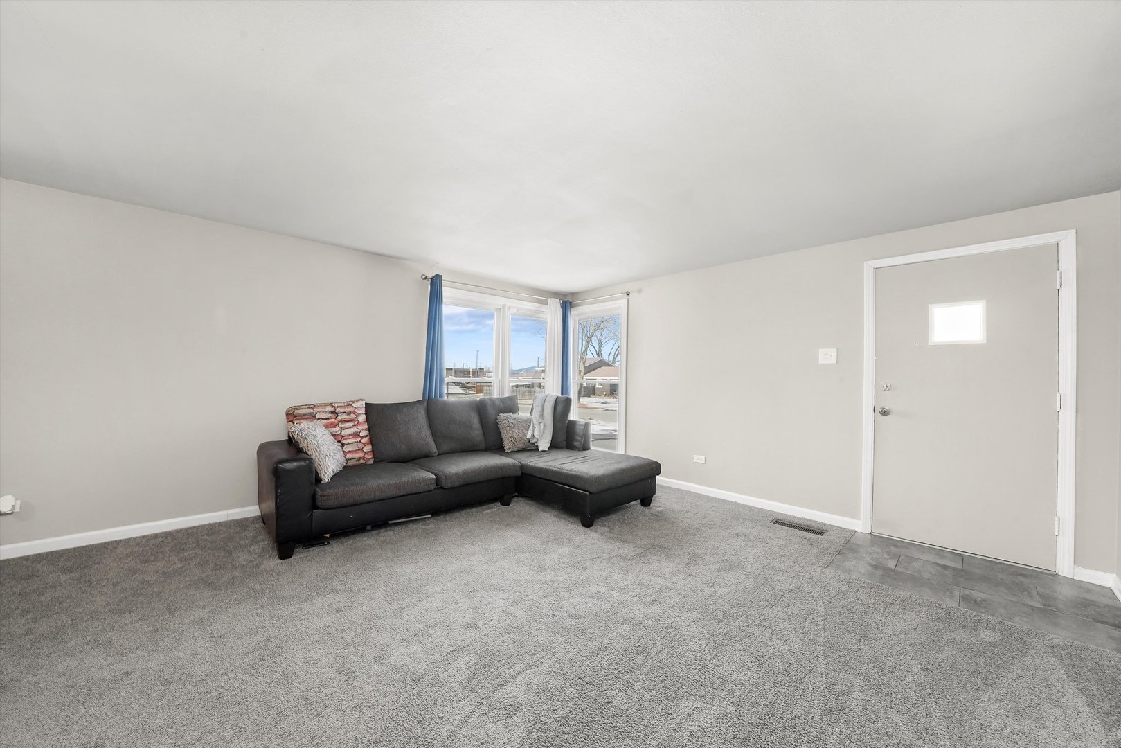 3949 168th Street Property Photo 6