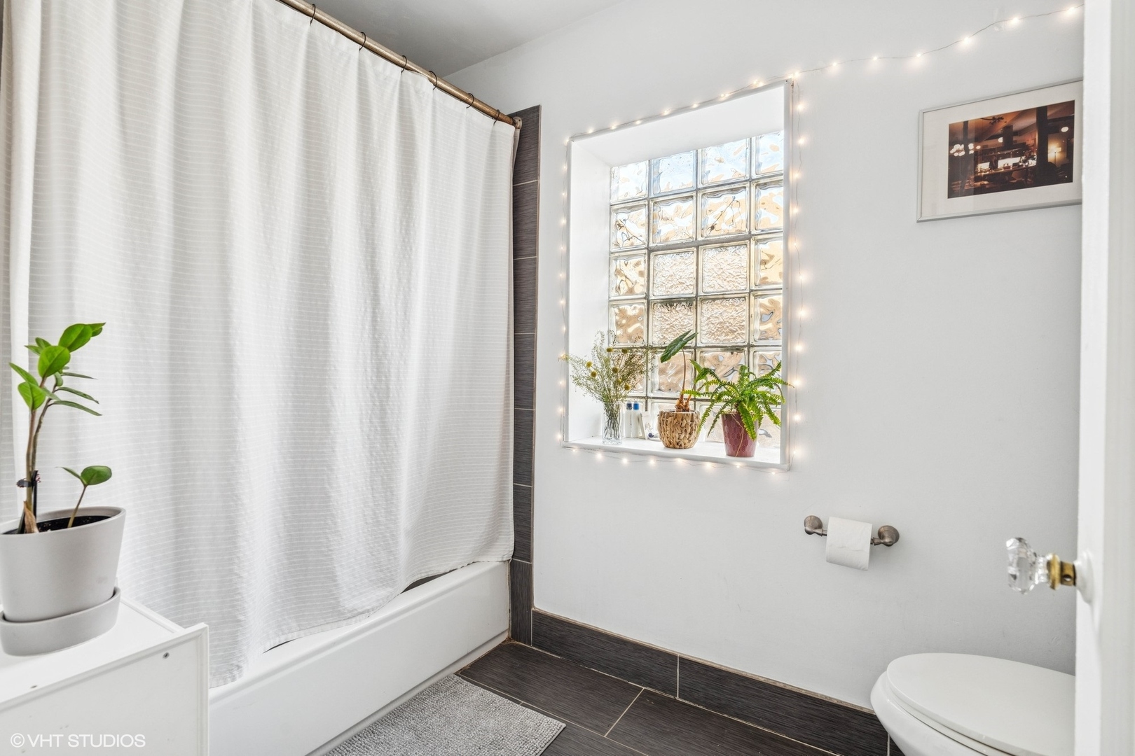 2913 N Sacramento Avenue Property Photo 15