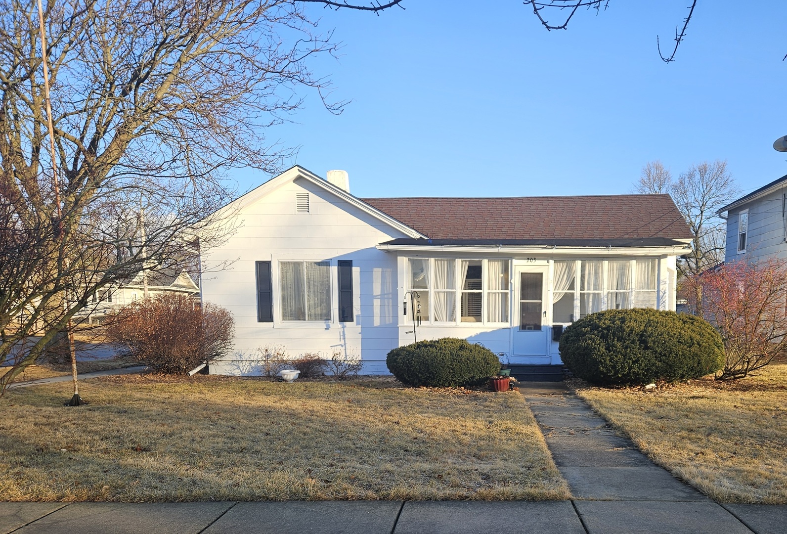 203 E Abe St Property Photo