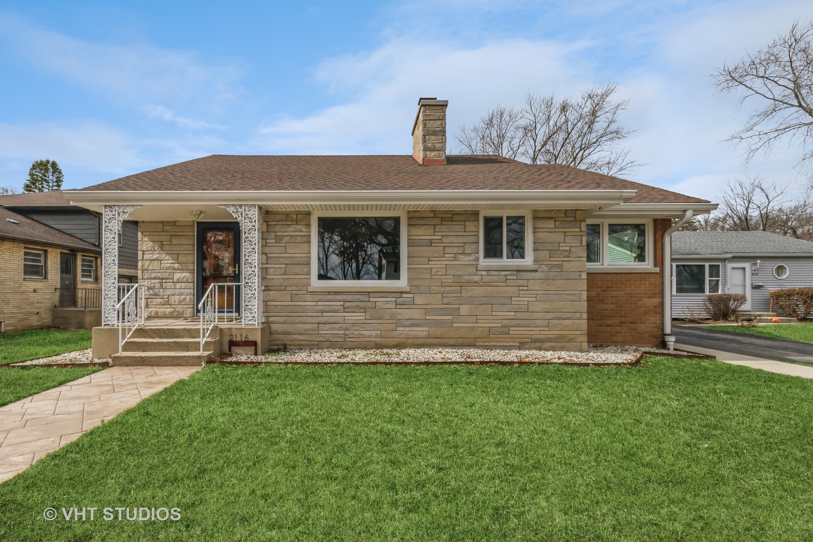 2116 Edina Blvd Property Photo