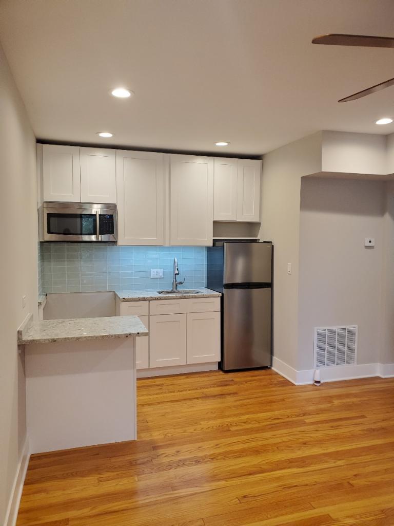 2232 W Irving Park Road Property Photo 6