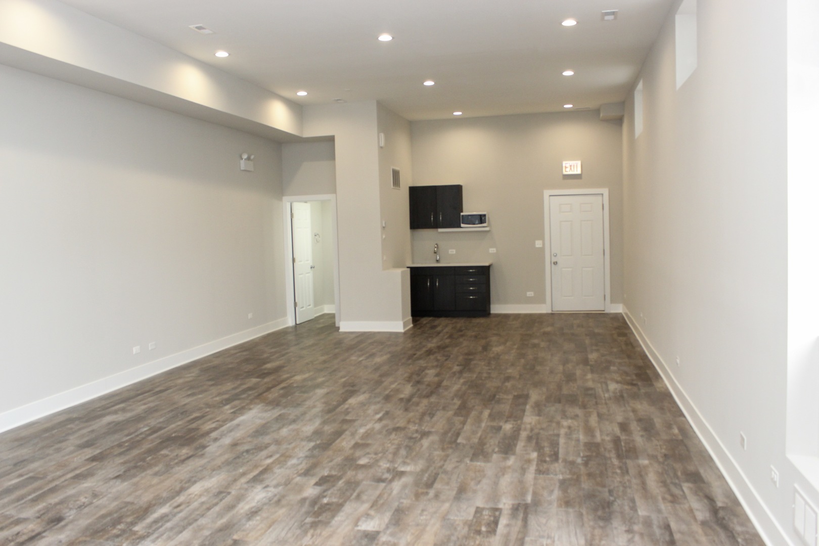 2232 W Irving Park Road Property Photo 19