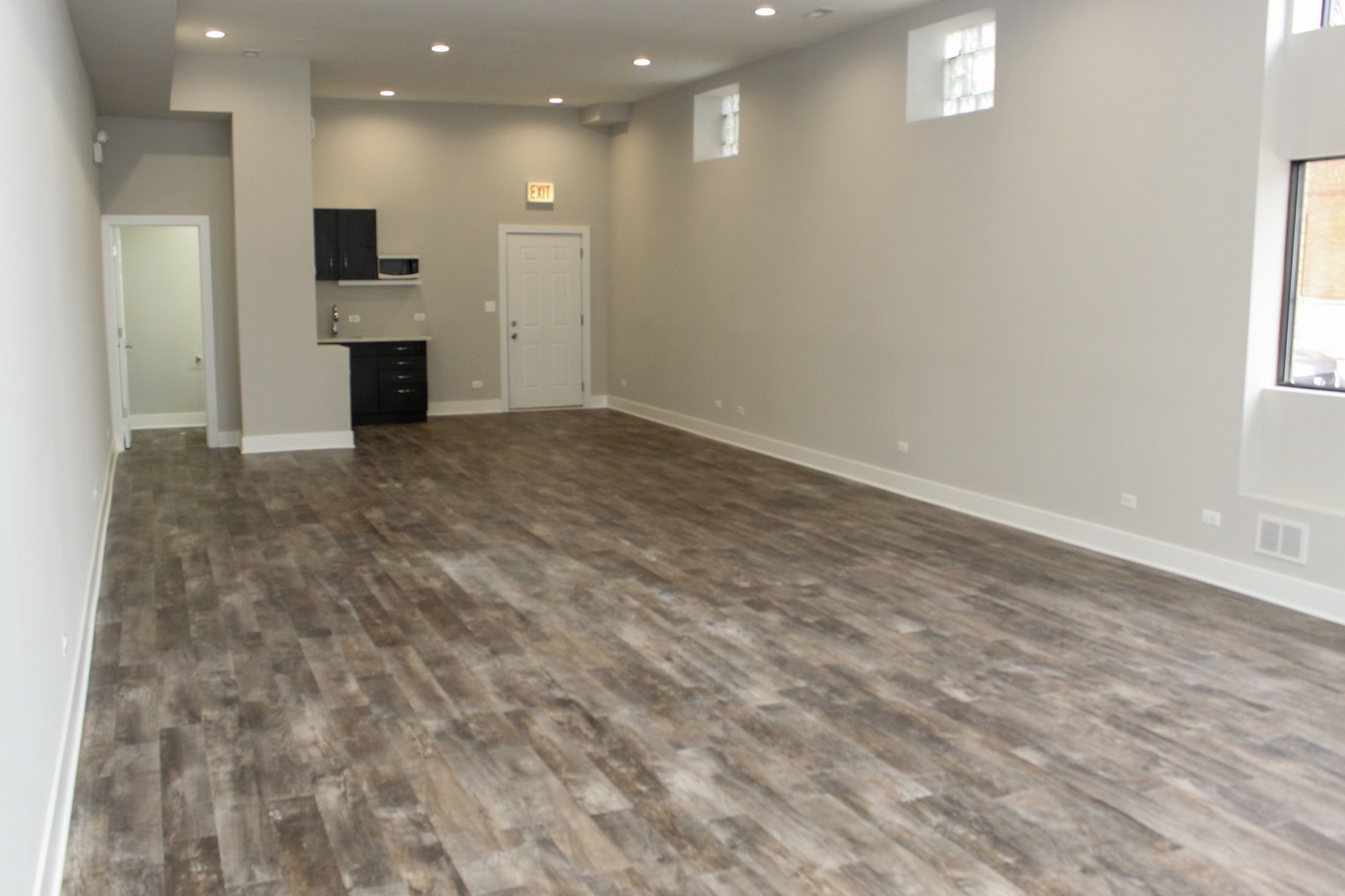 2232 W Irving Park Road Property Photo 21