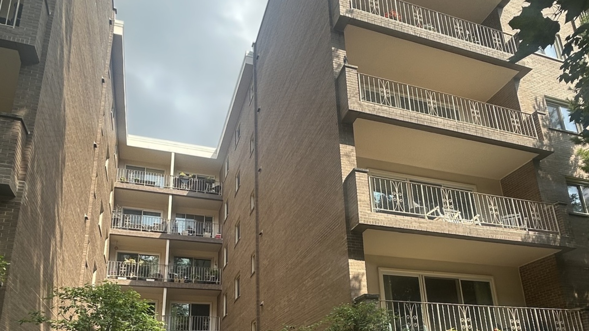 407 Ashland Avenue 3G Property Photo 1