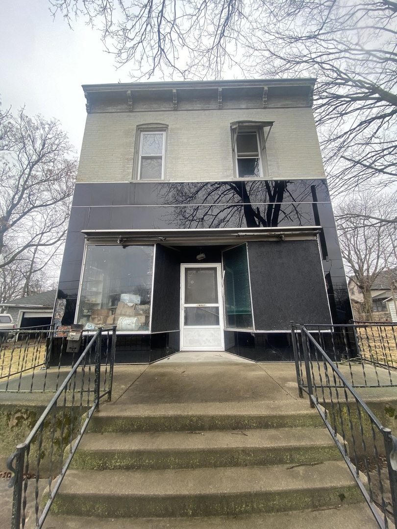933 S Chippewa Ave Property Photo
