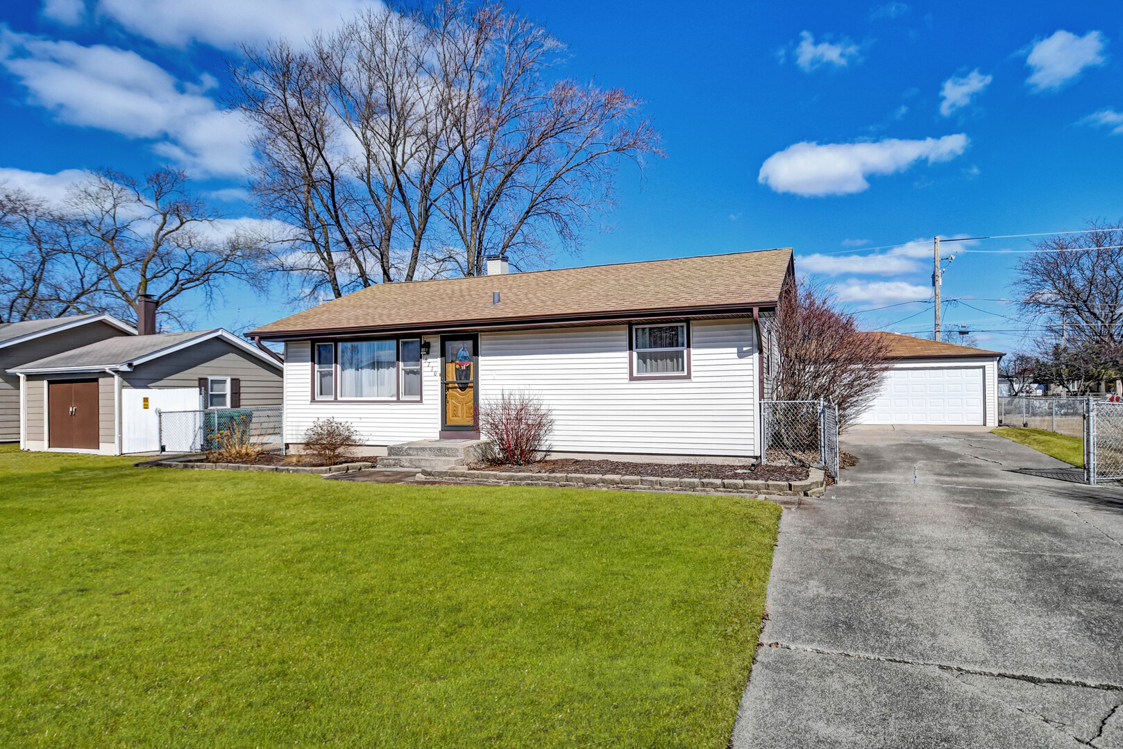 5710 W 82nd Street Property Photo