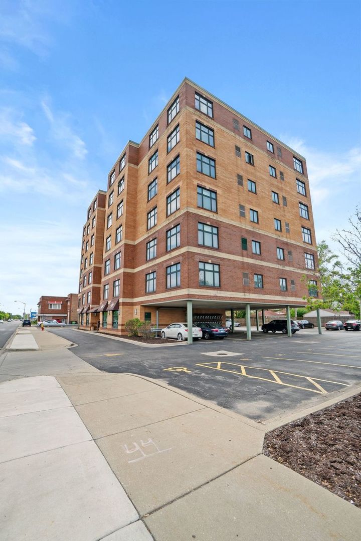 1930 N Harlem Avenue 602 Property Photo