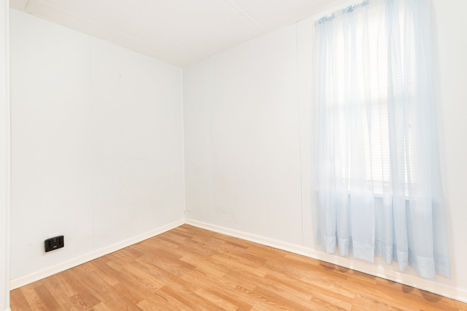 3738 S Albany Avenue Property Photo 8