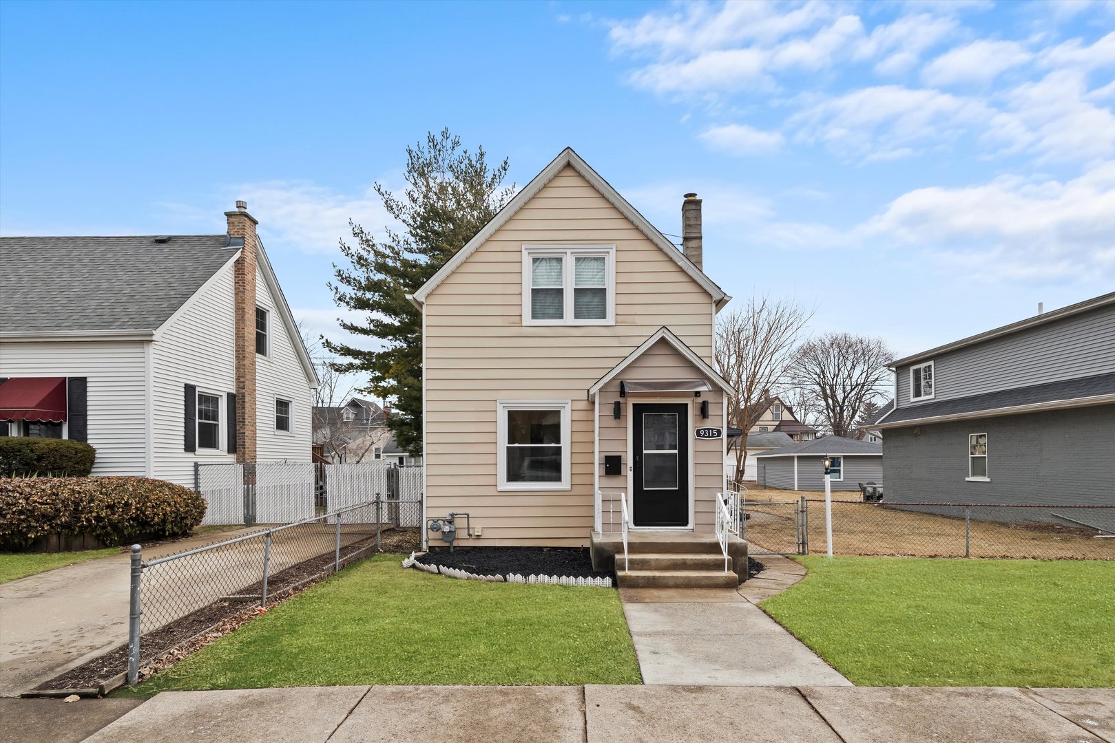9315 S Trumbull Avenue Property Photo