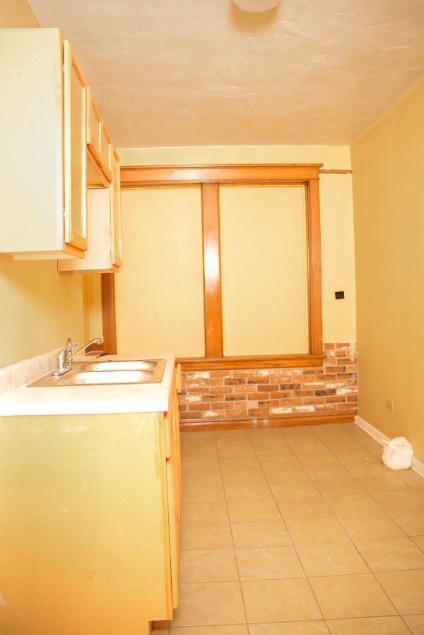 2519 W 59th Street 2 Property Photo 5