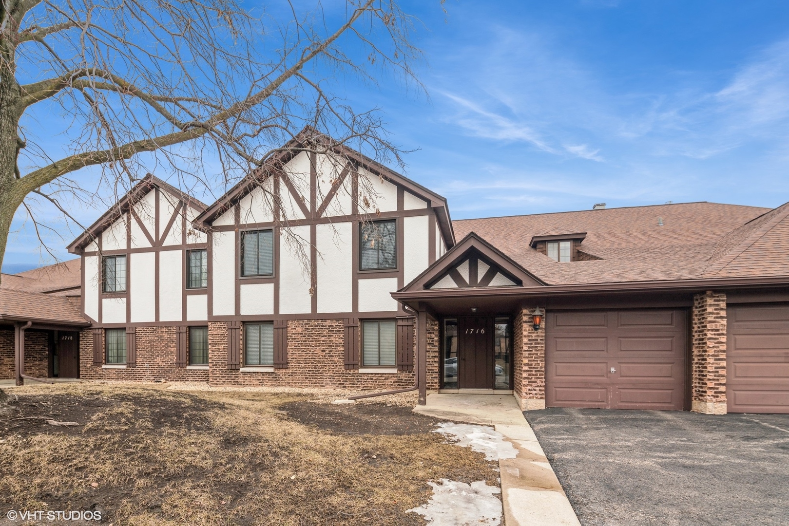 1716 Lakecliffe Drive B Property Photo