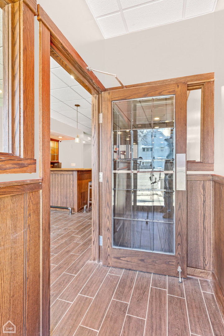 4544 N Western Avenue Property Photo 10