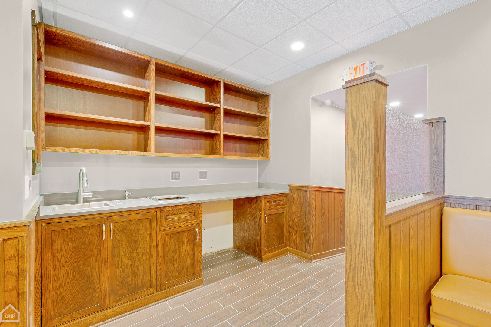 4544 N Western Avenue Property Photo 12