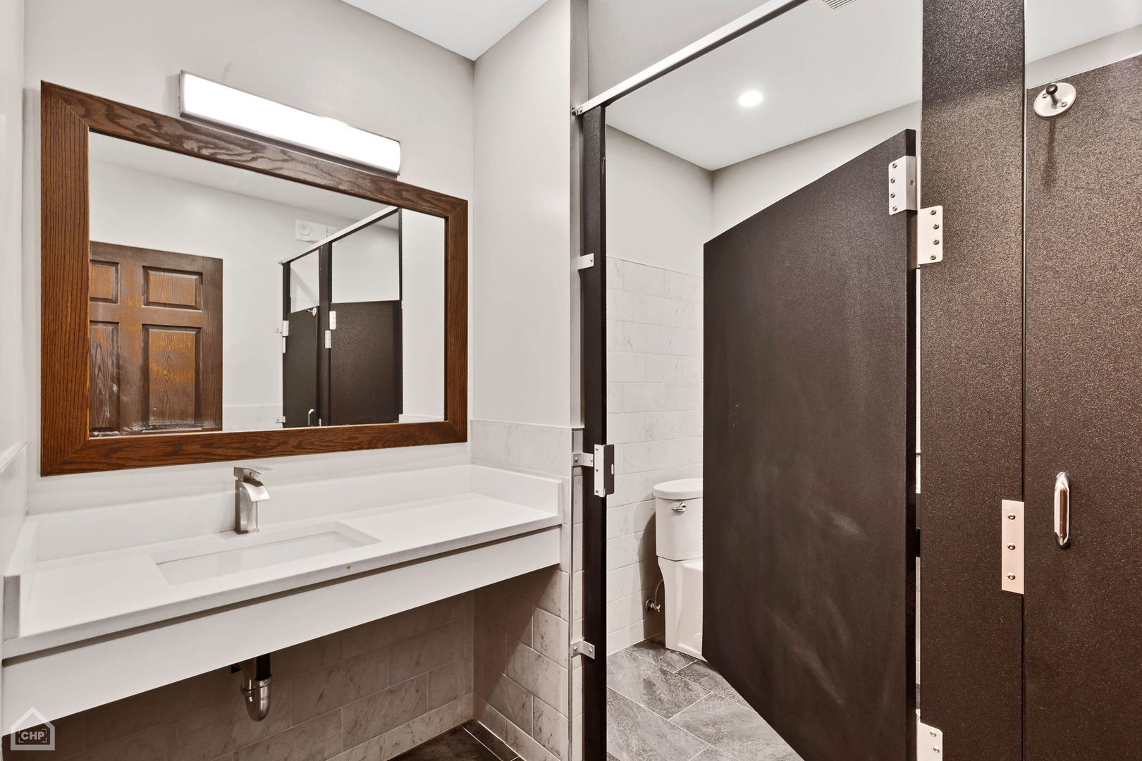 4544 N Western Avenue Property Photo 25