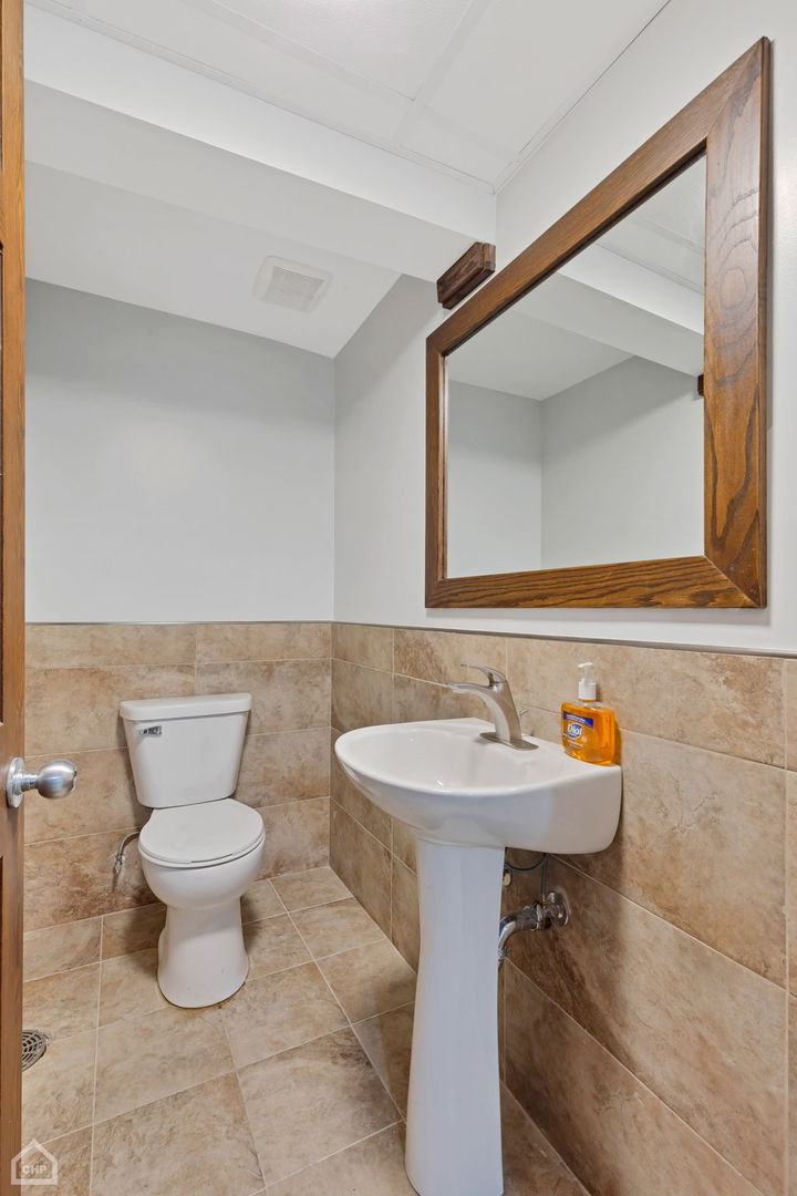 4544 N Western Avenue Property Photo 35