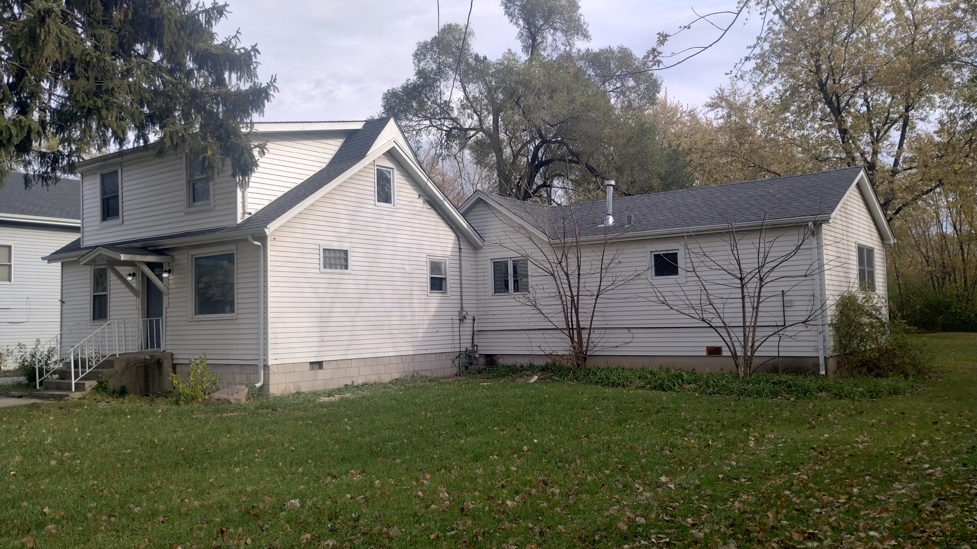 17945 Sayre Avenue Property Photo 1