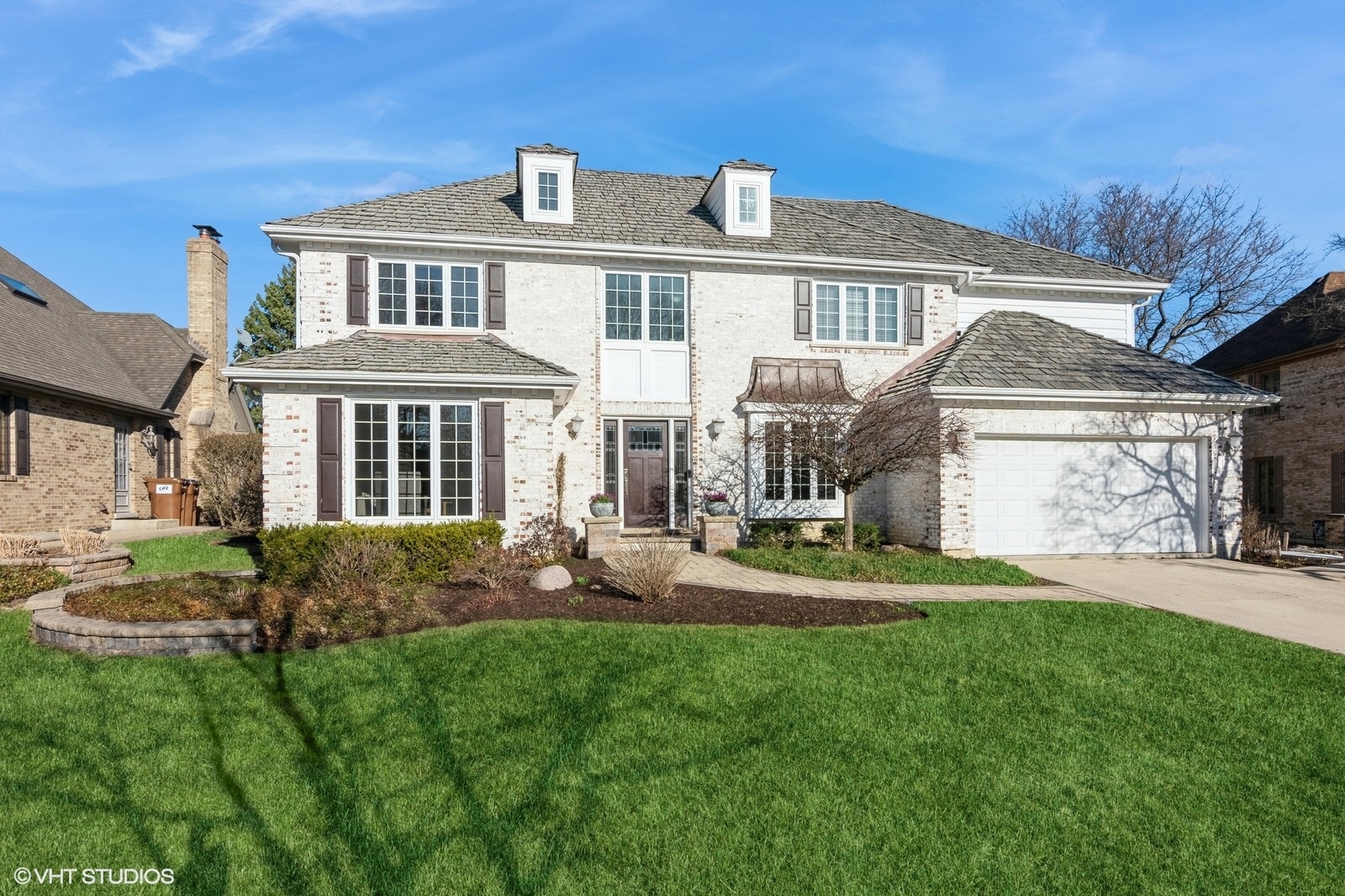 2s527 Danbury Drive Property Photo 1