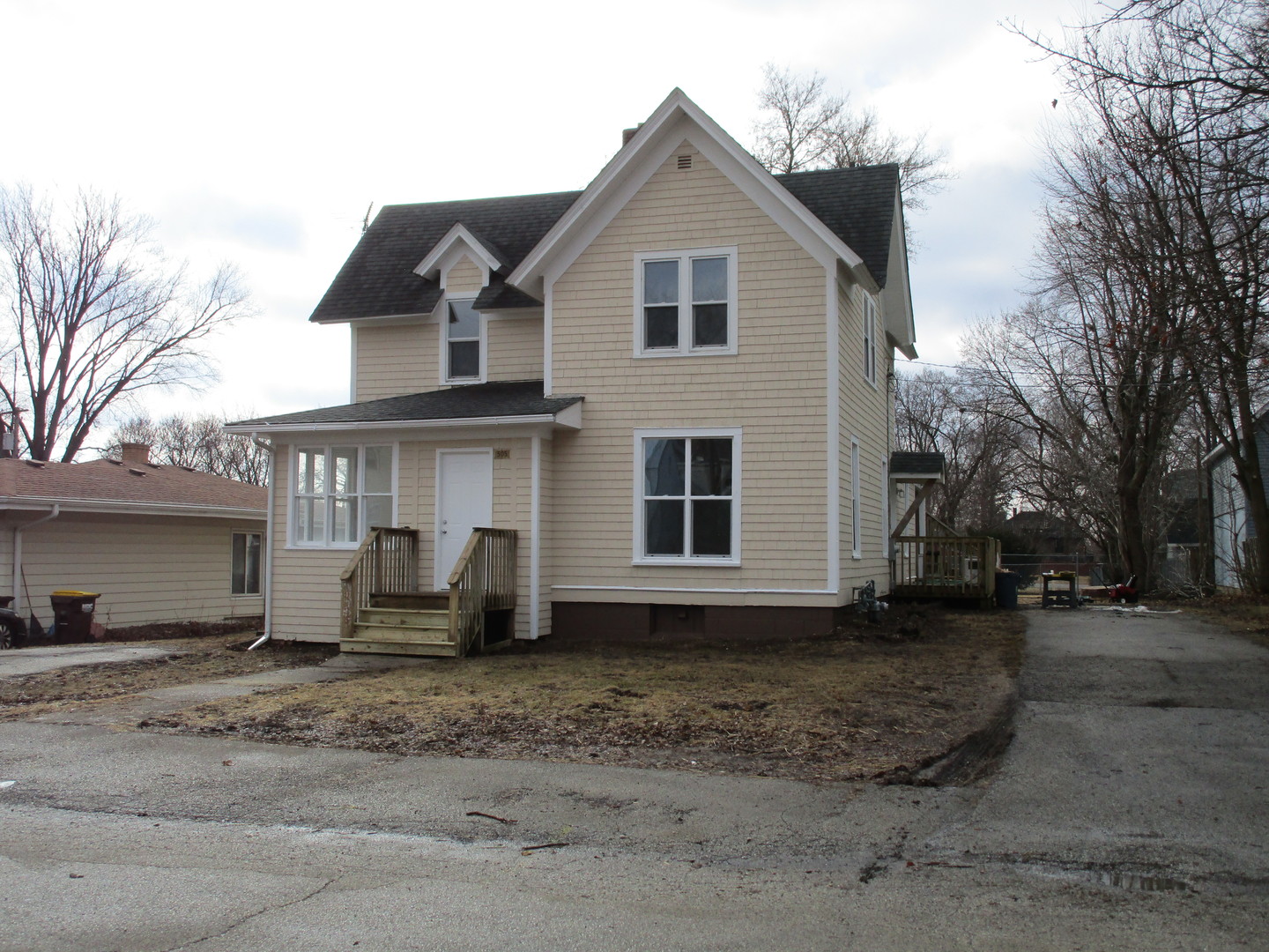 505 University Street Property Photo