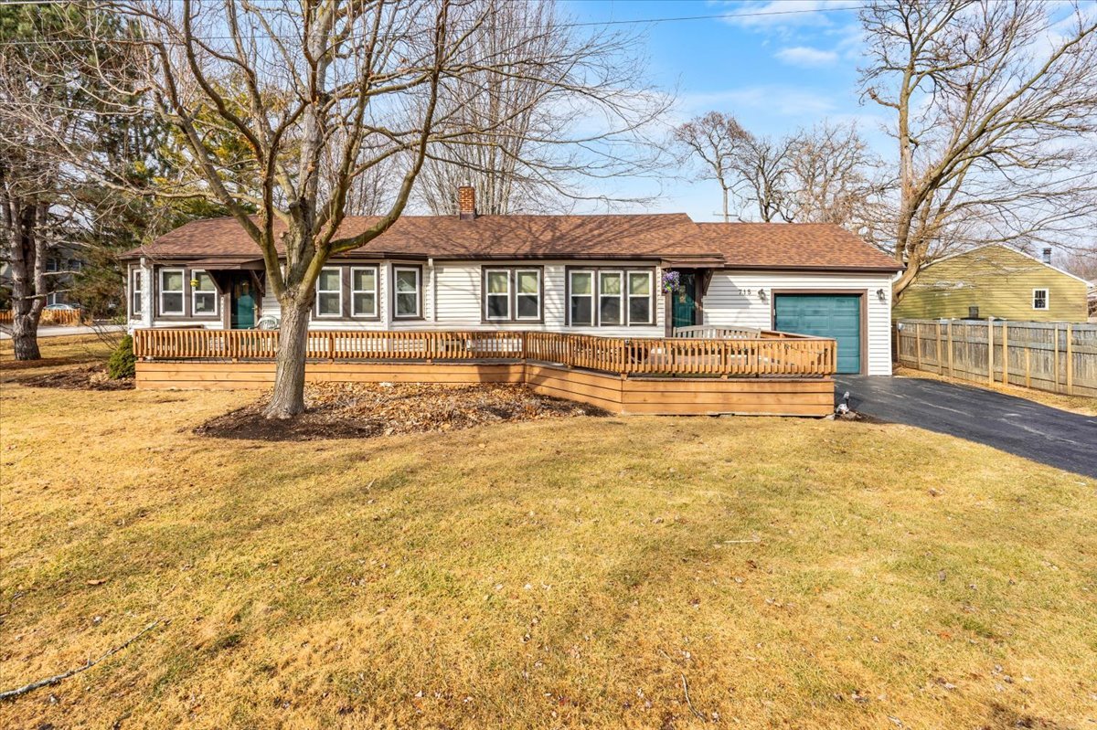 715 Northshore Drive Property Photo