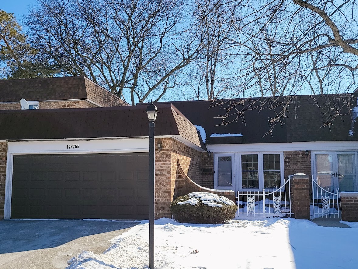 17w755 Lowell Lane Property Photo