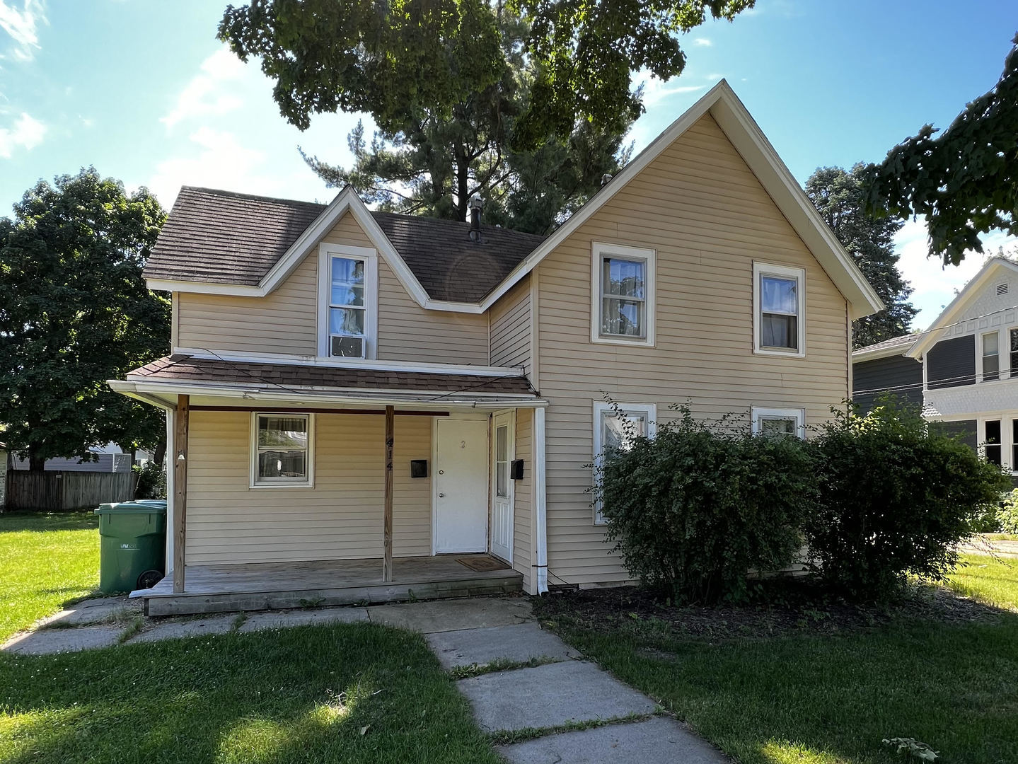 414 S Locust Street Property Photo