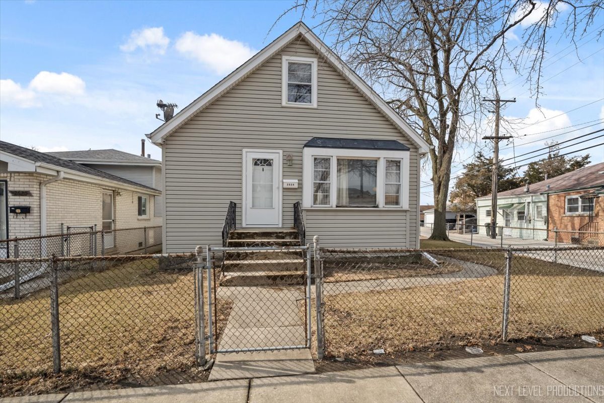 2624 Hessing Street Property Photo