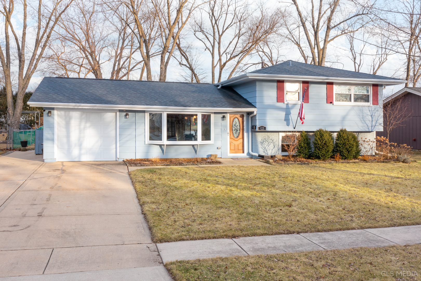 925 Cornell Lane Property Photo