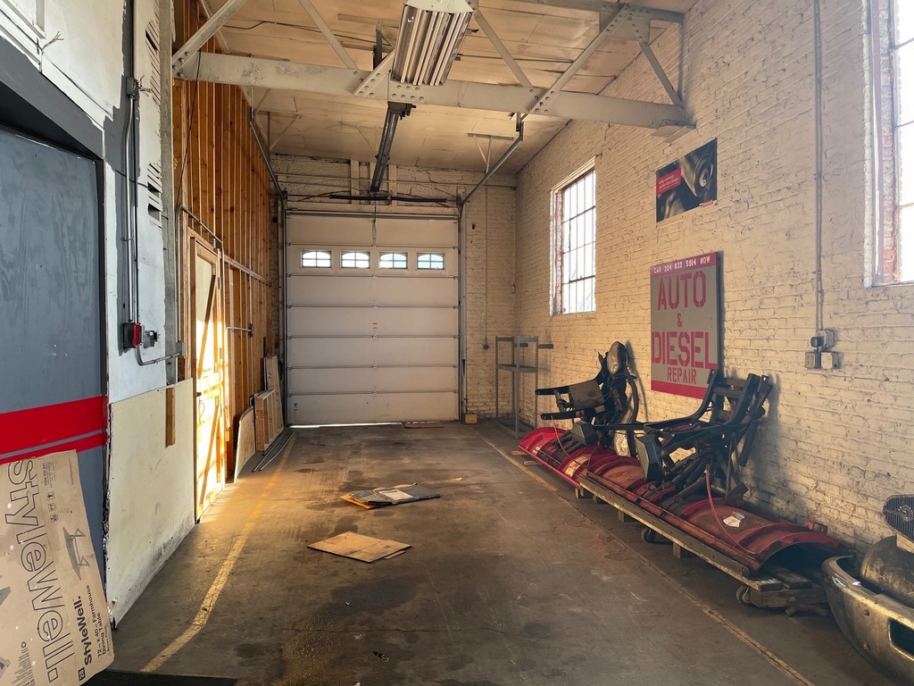 154 N State Street Property Photo 8