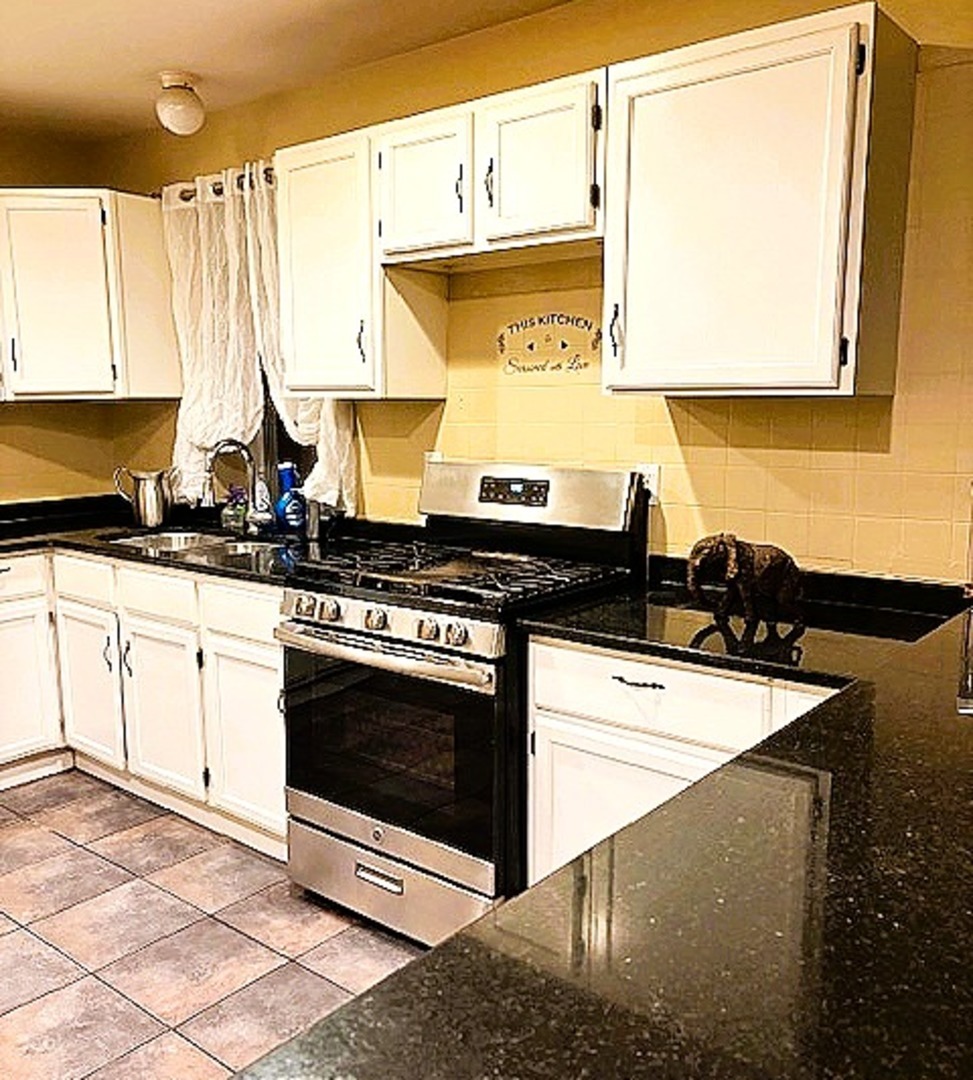 1816 S 48th Court Property Photo 4