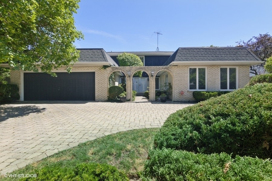 1075 Heather Road Property Photo