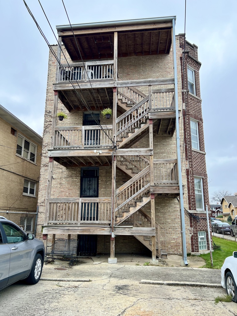 7801 S Euclid Avenue Property Photo 3