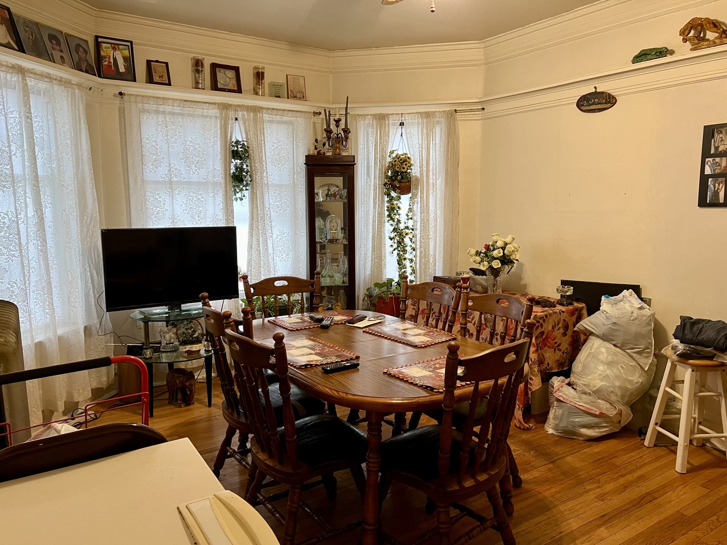 7801 S Euclid Avenue Property Photo 10