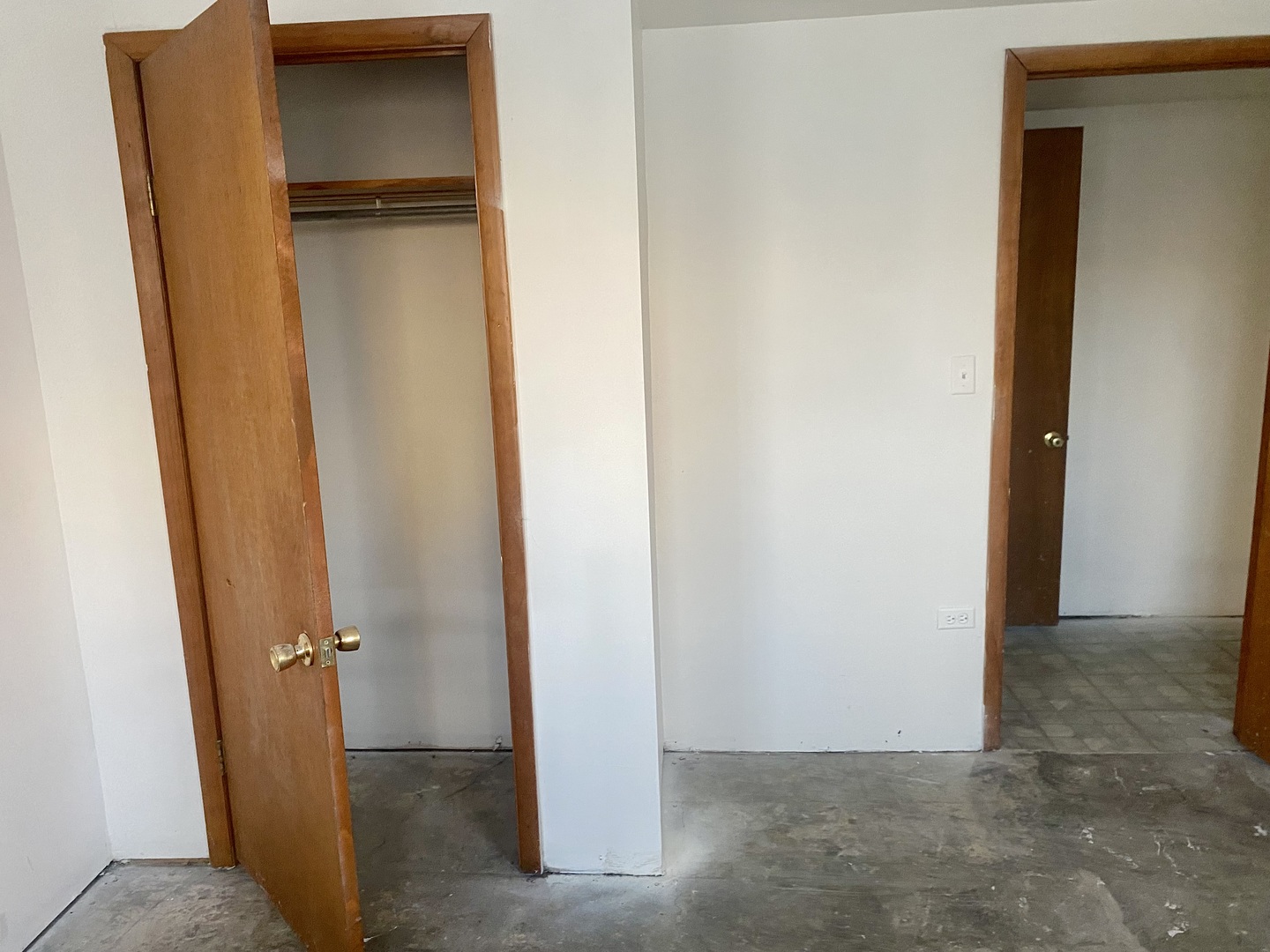 7801 S Euclid Avenue Property Photo 23