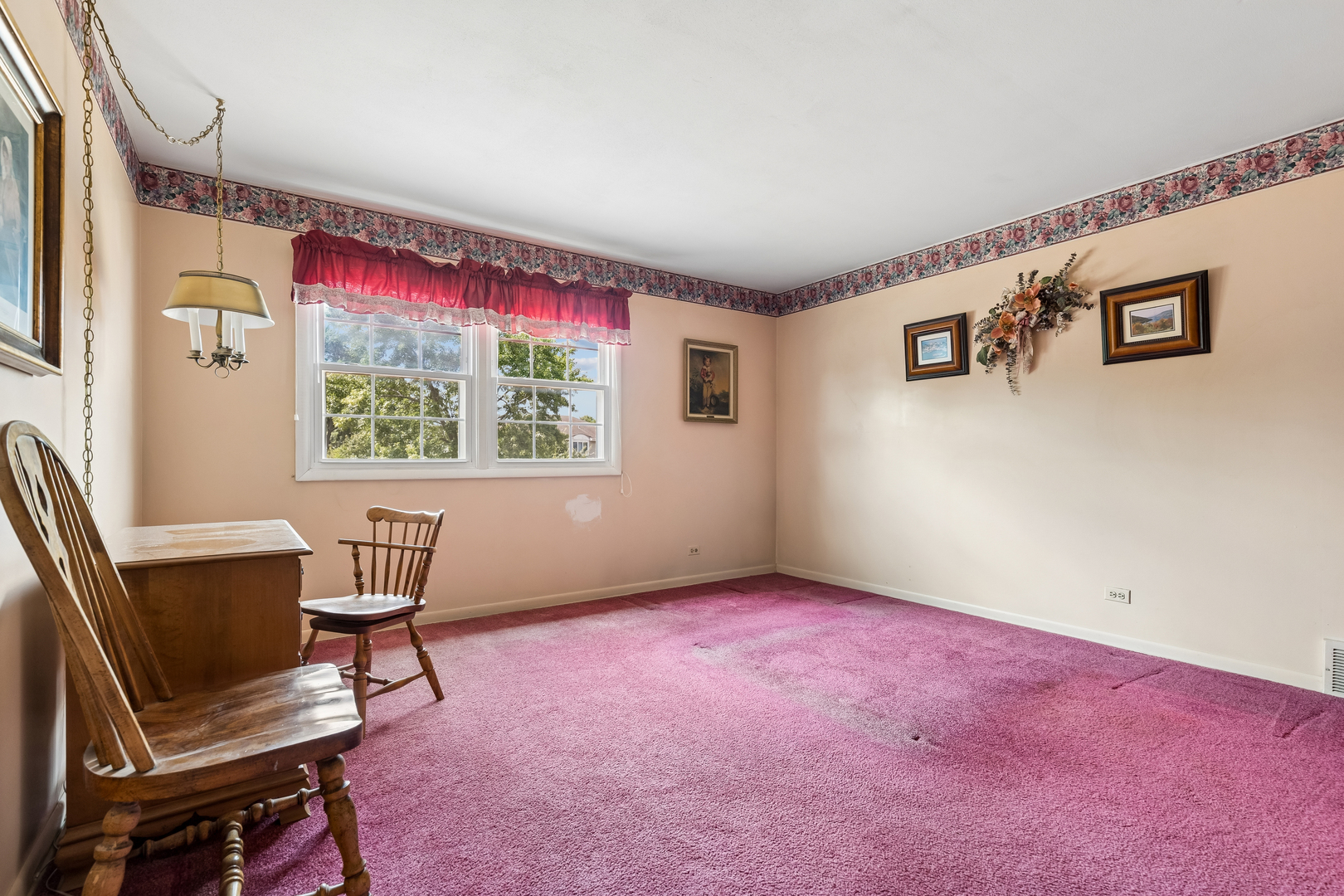 1016 W Brittany Drive Property Photo 17