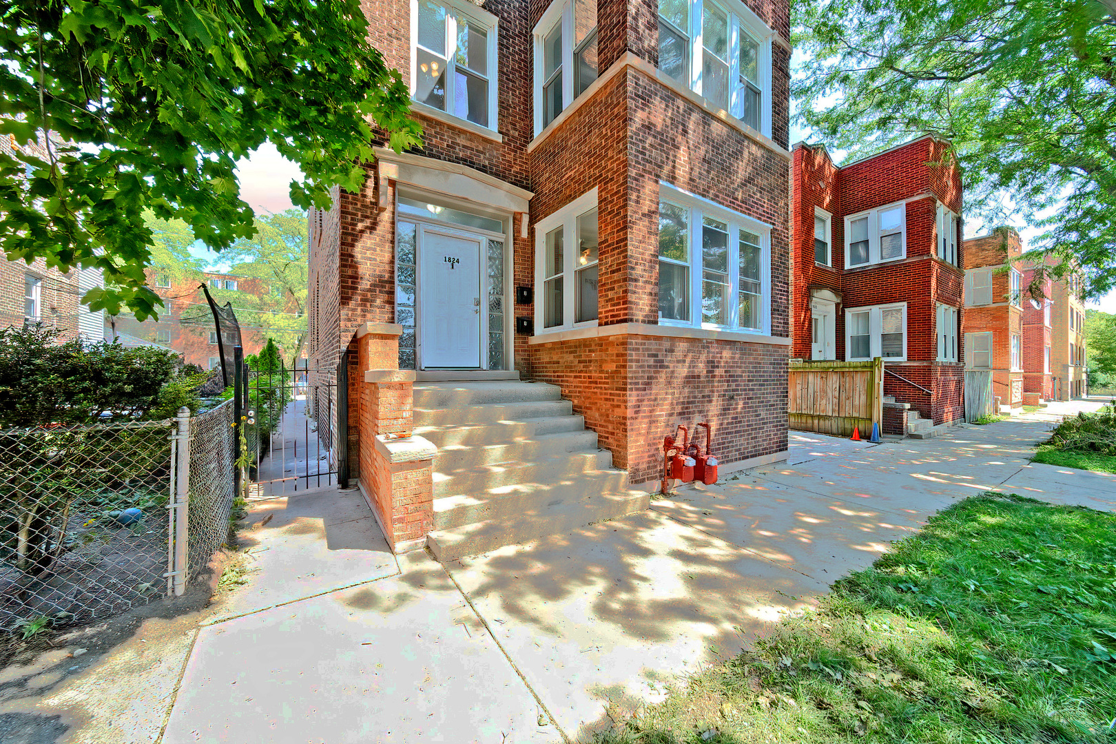 1824 W Hood Avenue Property Photo 2