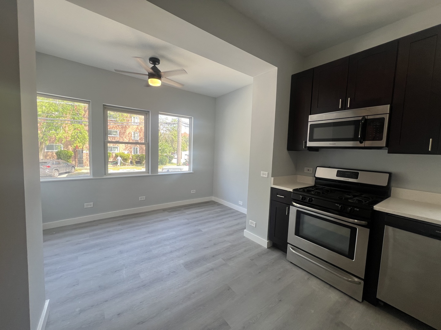 1824 W Hood Avenue Property Photo 4