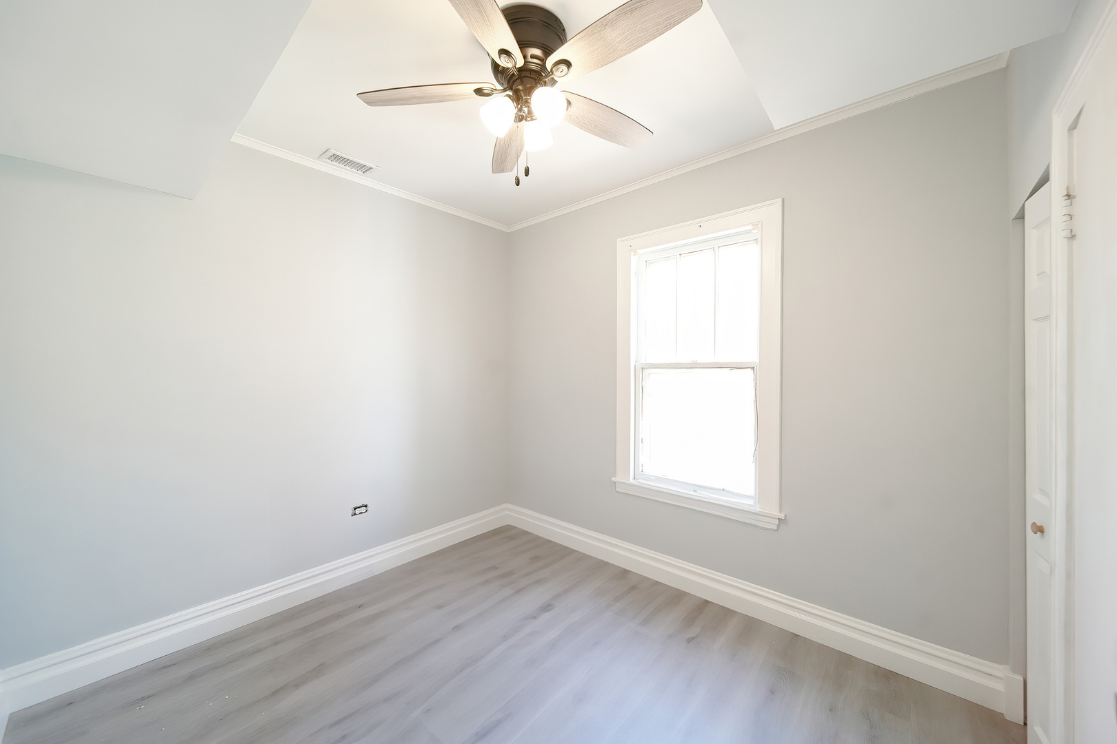 1824 W Hood Avenue Property Photo 6
