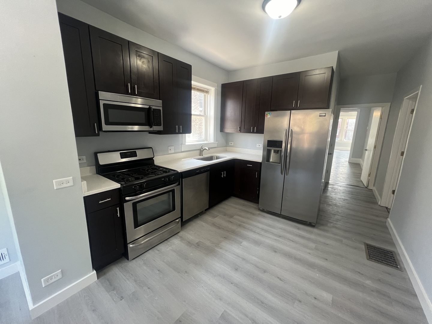 1824 W Hood Avenue Property Photo 7