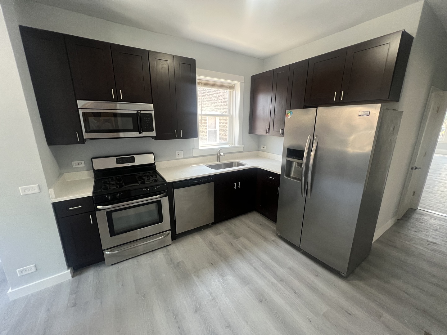 1824 W Hood Avenue Property Photo 8