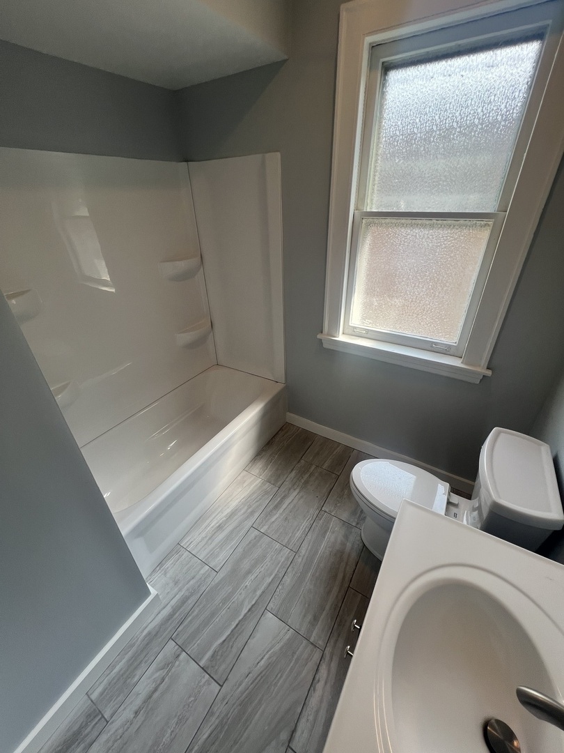 1824 W Hood Avenue Property Photo 11