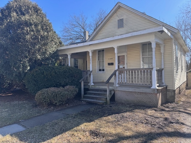 1308 W Market Street Property Photo