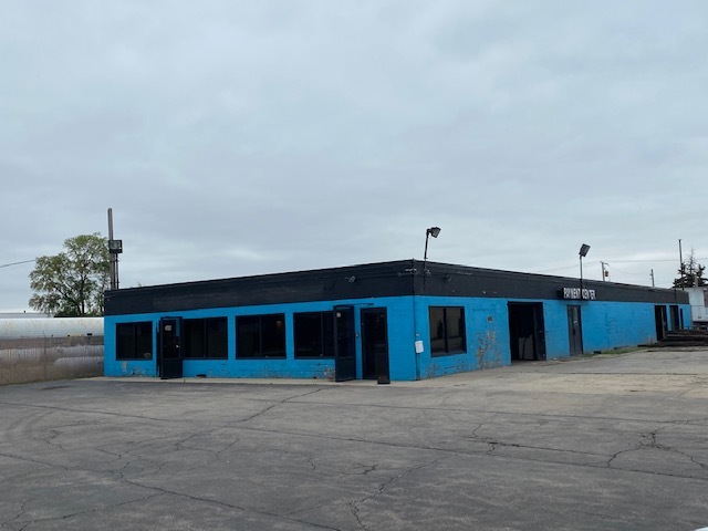 4701 W Lake Street Property Photo