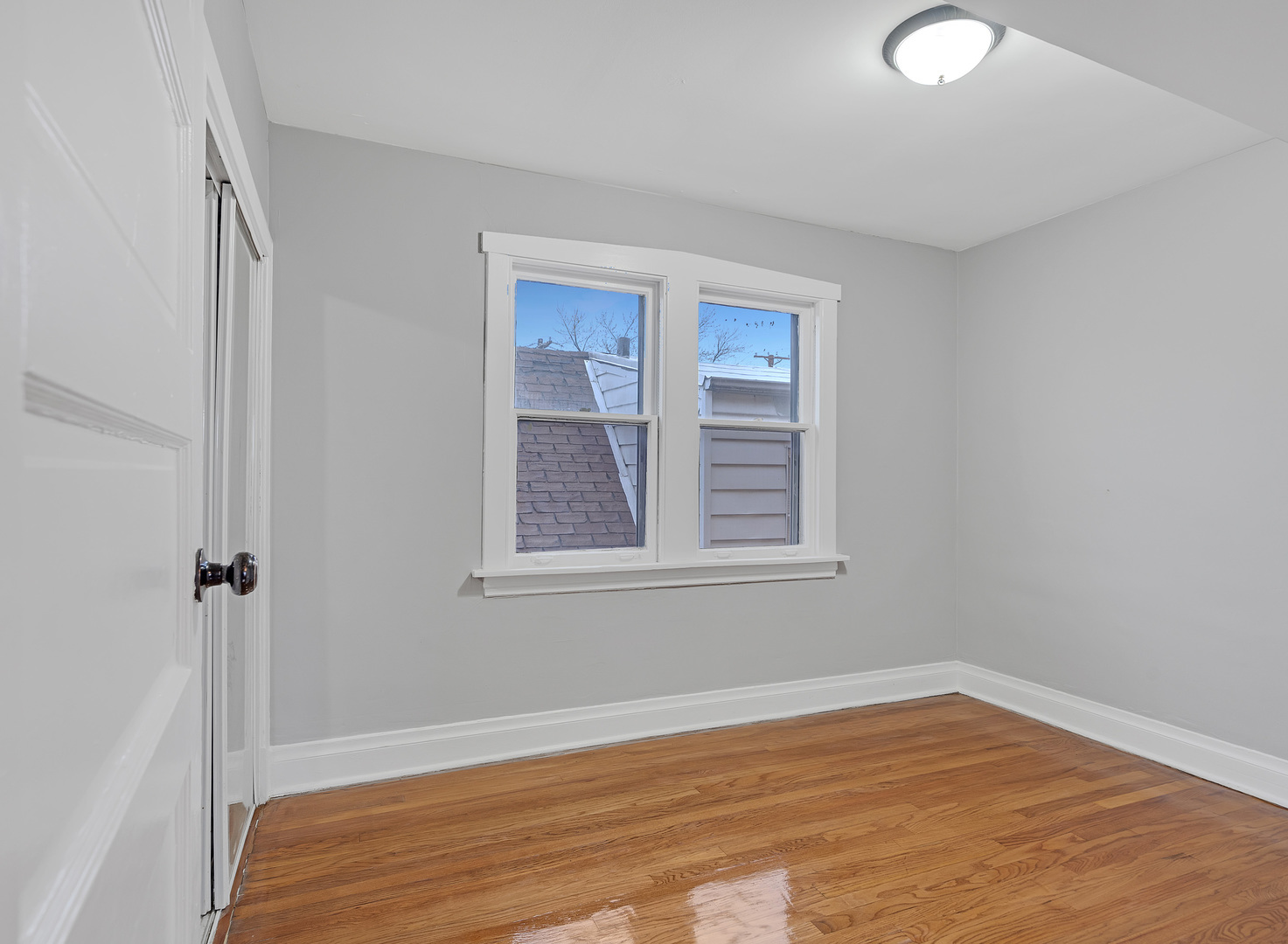 2418 N Kenton Avenue Property Photo 6
