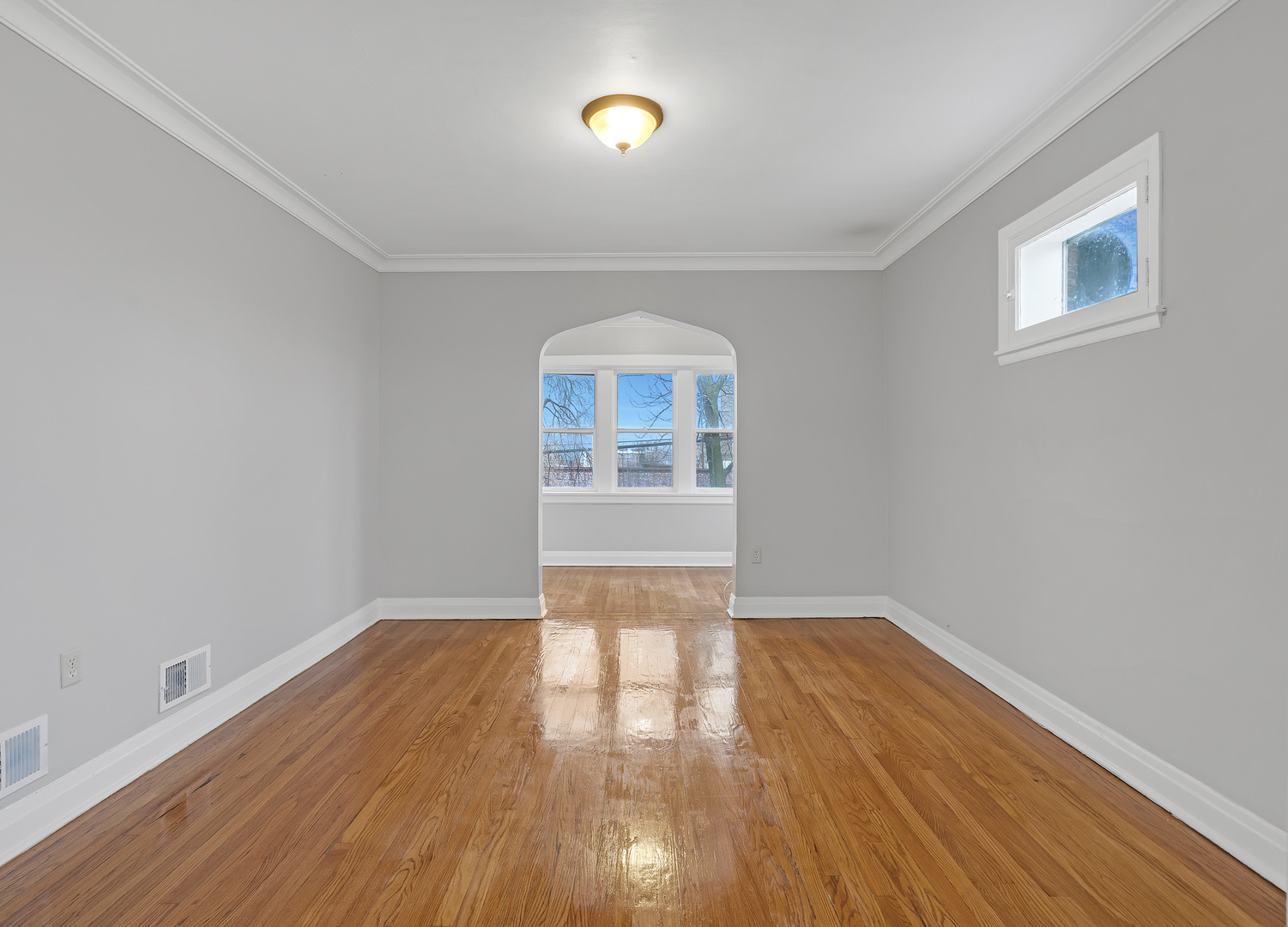2418 N Kenton Avenue Property Photo 7