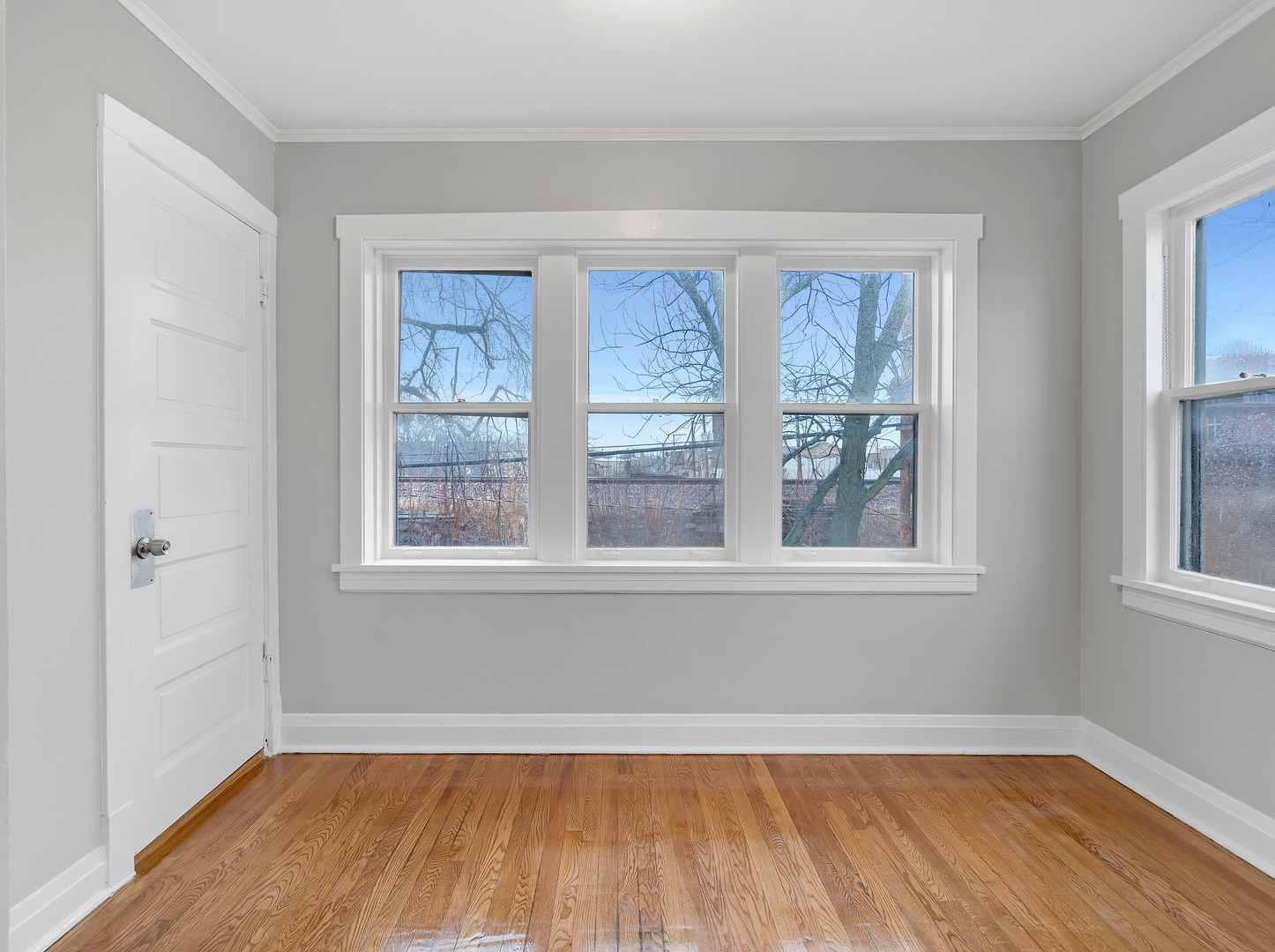 2418 N Kenton Avenue Property Photo 11