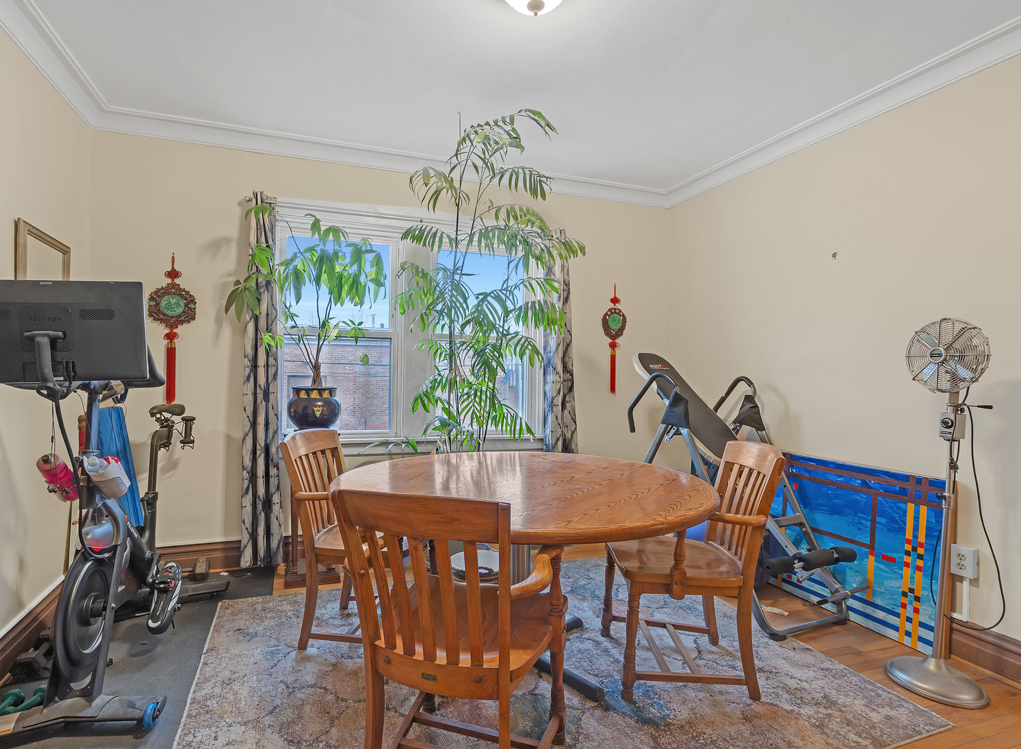 2418 N Kenton Avenue Property Photo 23