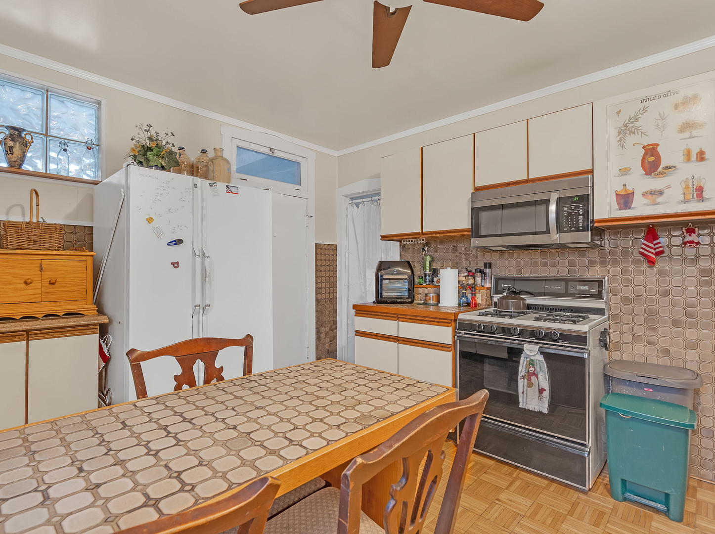 2418 N Kenton Avenue Property Photo 27