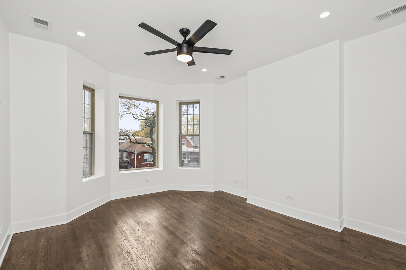6610 S Saint Lawrence Avenue Property Photo 11