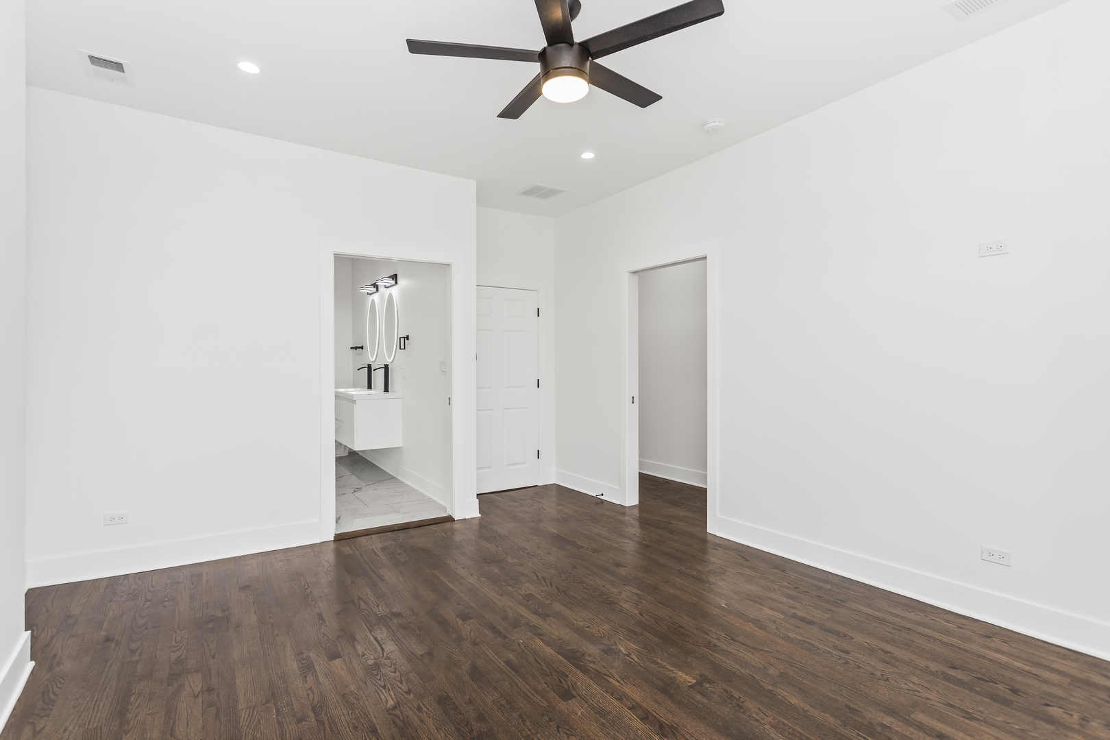 6610 S Saint Lawrence Avenue Property Photo 12