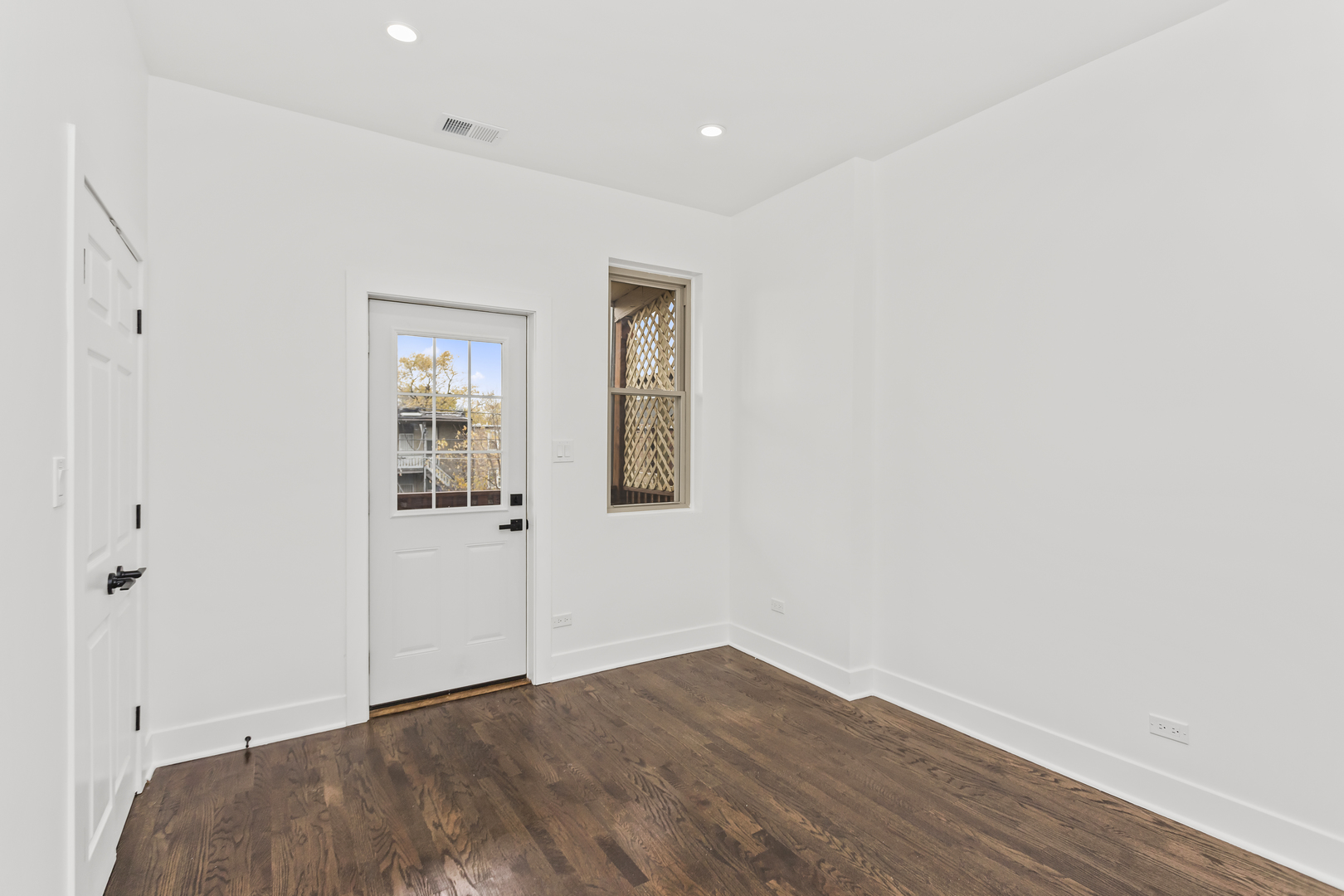 6610 S Saint Lawrence Avenue Property Photo 18